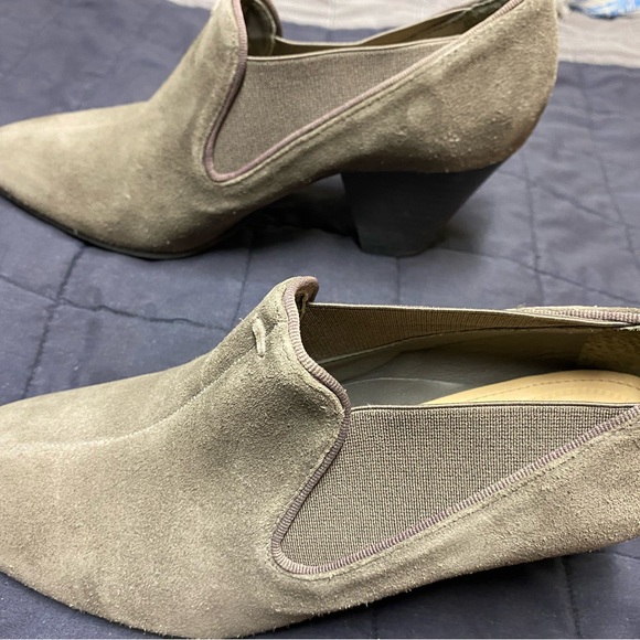 Nurture by Lamaze Taupe Suede Heels - Picture 1 of 3